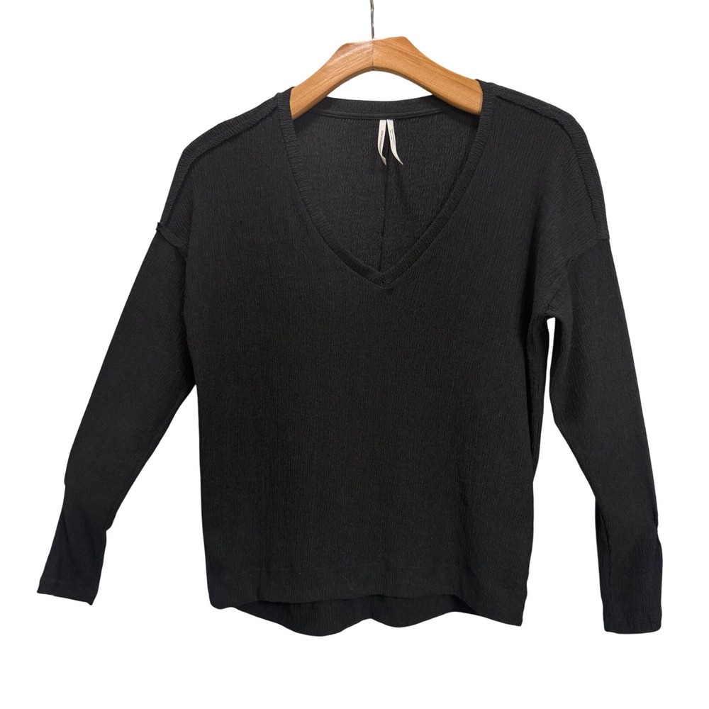 by Anthropologie Top Black Crinkle Texture V-Neck Raw Hem Casual Work Small